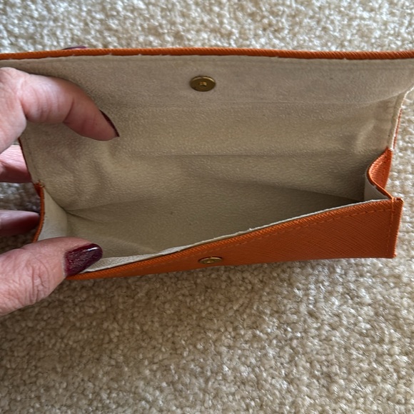 Eyeglass case - Picture 2 of 2